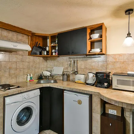 Апартамент Cozy Nest Charming Loft In The Heart Of *