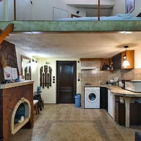 Апартамент Cozy Nest Charming Loft In The Heart Of